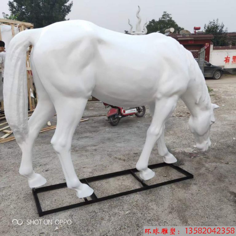 玻璃钢白色马雕塑 马雕塑定制2