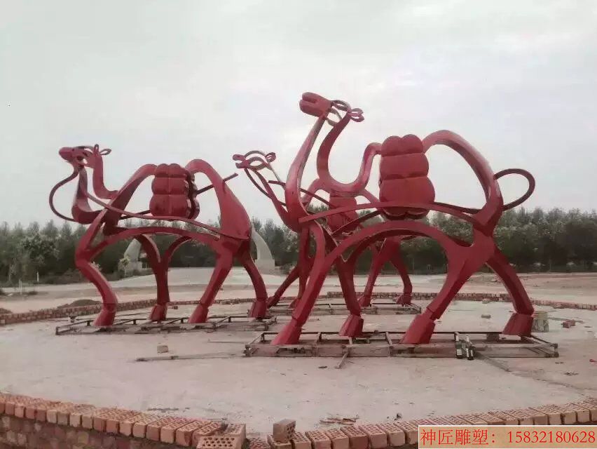 厂家定制骆驼不锈钢雕塑 动物抽象景观雕塑设计